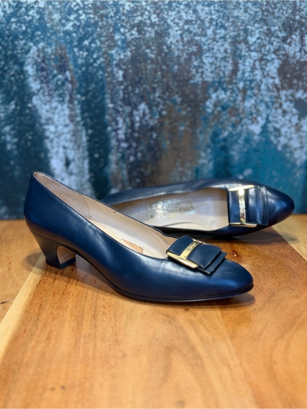 Salvatore Ferragamo Vintage 1970s Museum Quality Navy Blue Leather Pumps 7